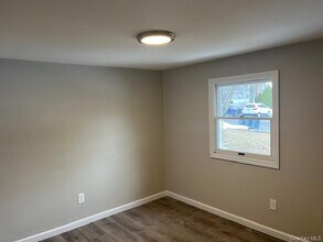 87 Ferndale Ave in Selden, NY - Building Photo - Building Photo