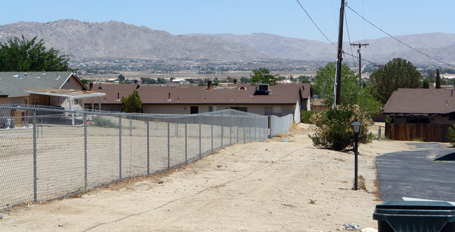 20303 Otoe Rd in Apple Valley, CA - Building Photo - Building Photo