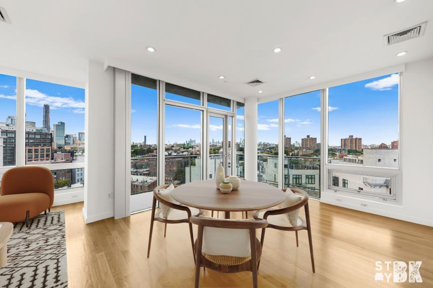 535 Clinton Ave in Brooklyn, NY - Building Photo