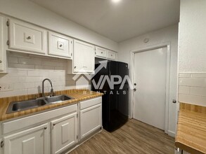 6507 Ridge Peak Dr in San Antonio, TX - Building Photo - Building Photo