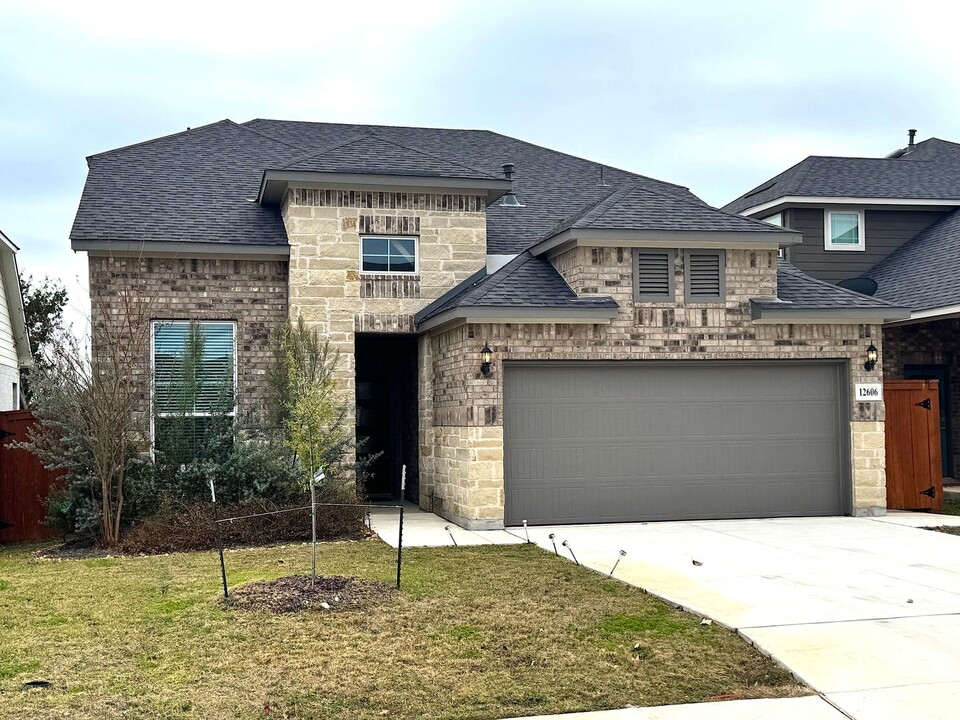 12606 Big Valley Creek in San Antonio, TX - Building Photo