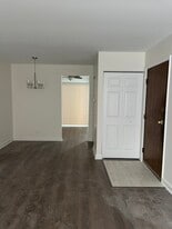 435 Echo Ln, Unit Unit 1 in Aurora, IL - Building Photo