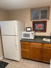 2550 S Dahlia St-Unit -Unit B in Denver, CO - Building Photo - Building Photo