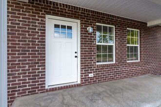 725 Oak St in Lafayette, TN - Building Photo - Building Photo