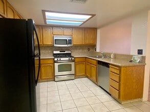 205 E Upjohn Ave in Ridgecrest, CA - Building Photo - Building Photo