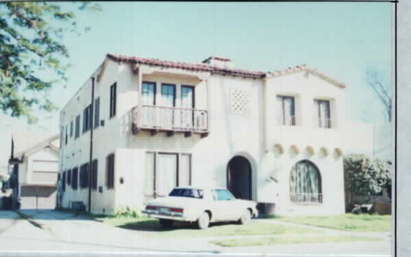 703 W 46th St in Los Angeles, CA - Building Photo