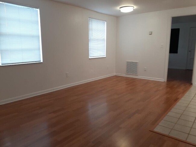 1841 Hacienda Way, Unit Apy C in Holiday, FL - Building Photo - Building Photo