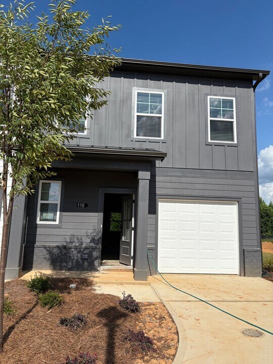 116 Lauren St in Adairsville, GA - Building Photo