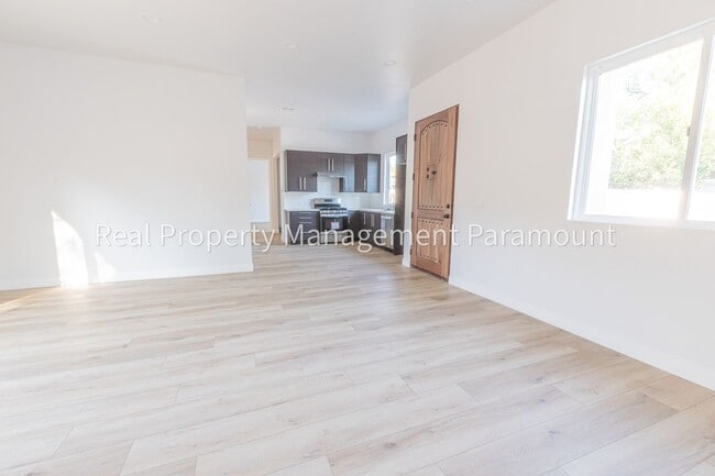 18003 Osborne St in Los Angeles, CA - Building Photo - Building Photo
