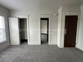 566 Capital Ave SW in Battle Creek, MI - Building Photo - Building Photo