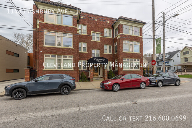 11433 Ashbury Ave in Cleveland, OH - Foto de edificio - Building Photo