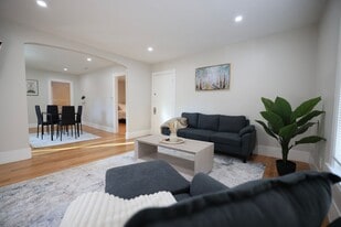 16 Orange St in Lewiston, ME - Building Photo