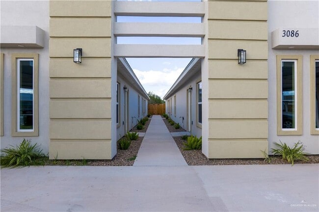 11 Briggs Rd in Weslaco, TX - Building Photo - Building Photo