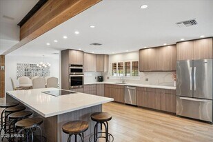 6842 N 72nd Pl in Scottsdale, AZ - Building Photo