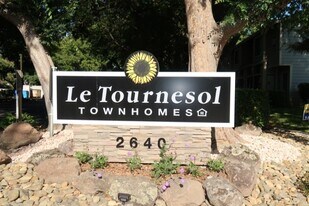 Le Tournesol in Davis, CA - Building Photo