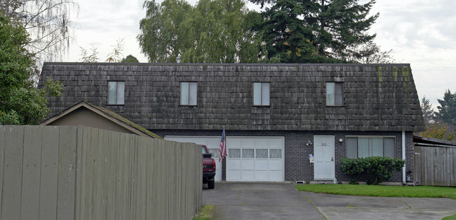 810-812 NW 8th Ave in Puyallup, WA - Building Photo - Building Photo