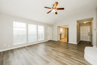 6417 Longmont Trail in Fort Worth, TX - Building Photo - Building Photo