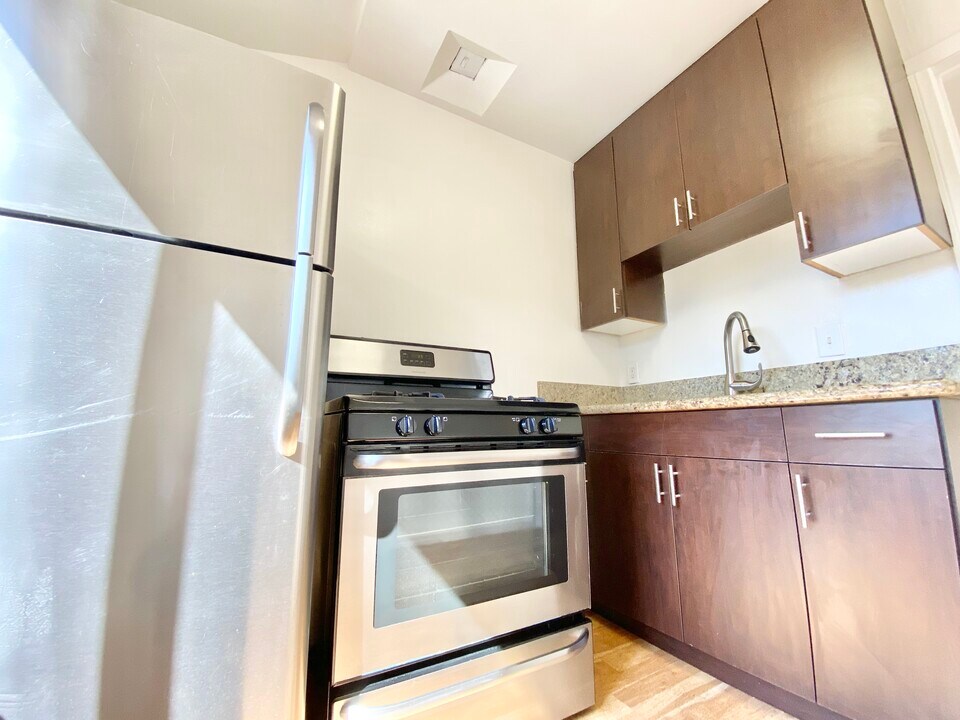 2613 S Sepulveda Blvd in Los Angeles, CA - Building Photo