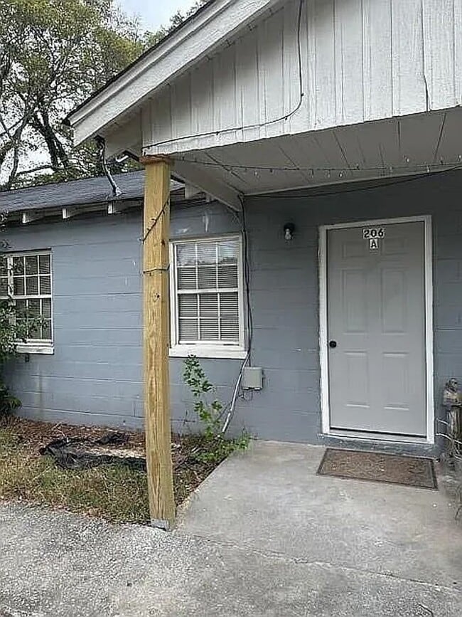 property at 206 Smith St NE