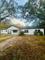 2098 Pinecroft Cir in Shreveport, LA - Building Photo