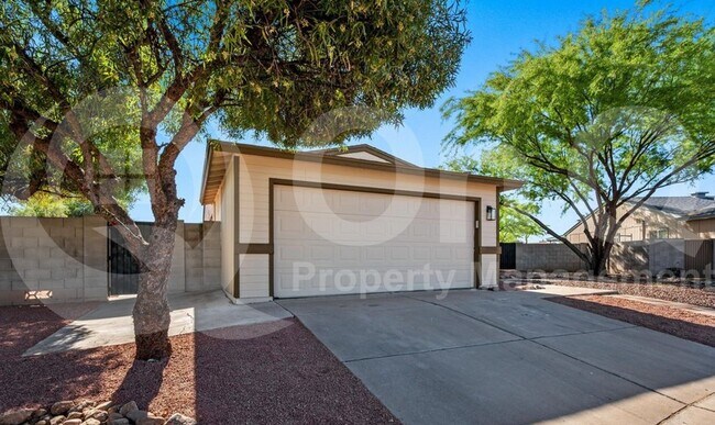 property at 1826 W Holland Dr