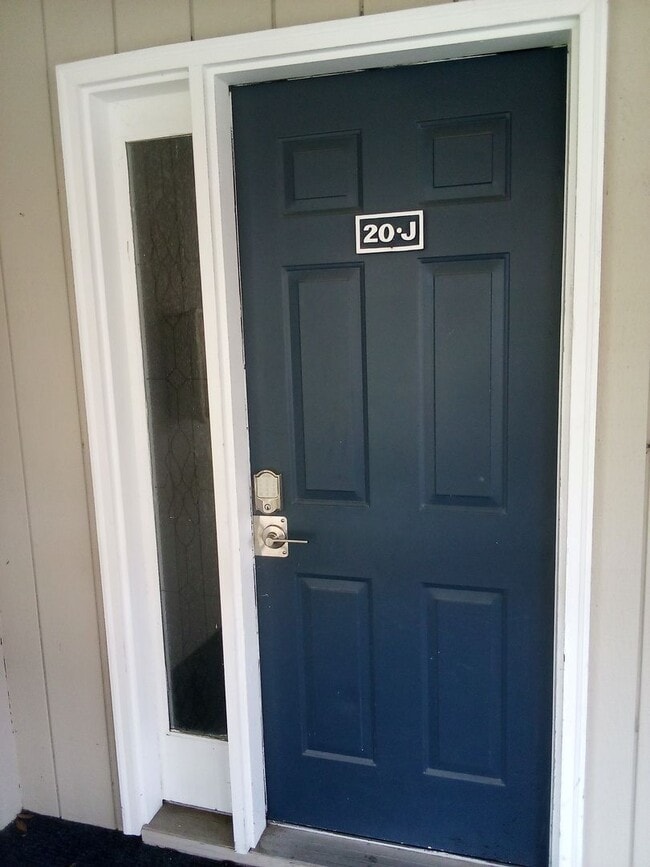 property at 1870 Auburn Ln