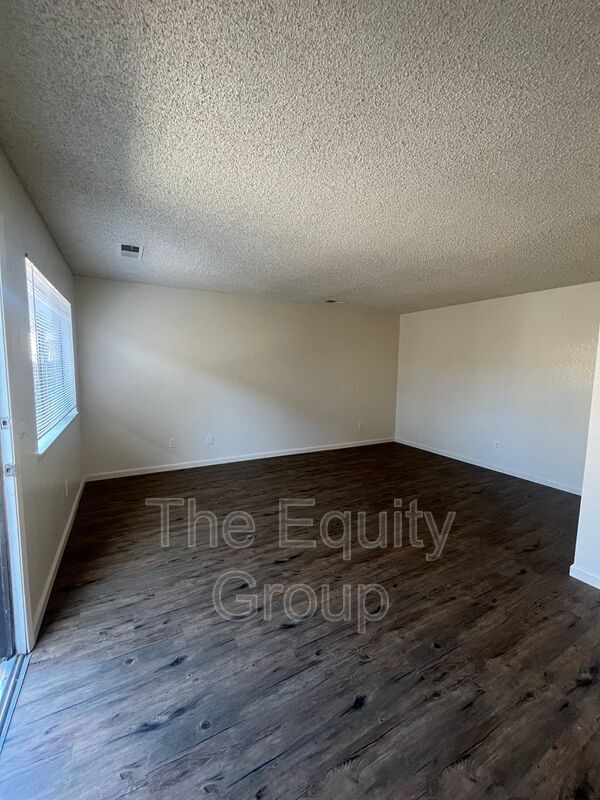 138 S Peppertree St in Visalia, CA - Building Photo - Building Photo