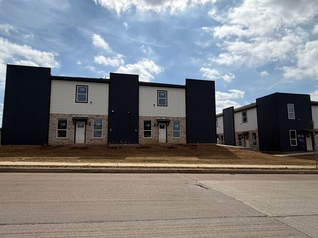 10520 Tube Dr in Hurst, TX - Building Photo - Building Photo