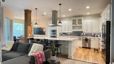 824 Lantern Way, Unit Condo Unit - 2nd Floor in Clearwater, FL - Foto de edificio - Building Photo