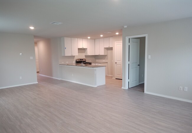 15015 Dorset Wheel in San Antonio, TX - Building Photo - Building Photo