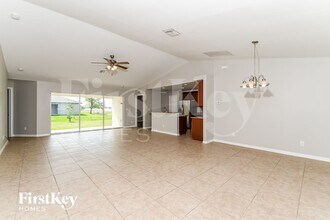 2224 NW 7th Terrace in Cape Coral, FL - Foto de edificio - Building Photo