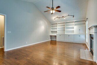 5916 Retriever Ct in Nashville, TN - Building Photo - Building Photo