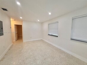 3400 SW 17th St in Miami, FL - Building Photo - Building Photo