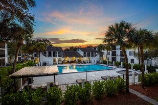 Westshore Crossing in Tampa, FL - Building Photo