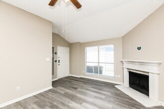 10509 Shadywood Dr in Fort Worth, TX - Building Photo - Building Photo