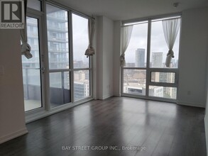 50-2250 Forest Manor Rd in Toronto, ON - Building Photo - Building Photo