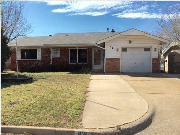 property at 821 Briarlane Rd
