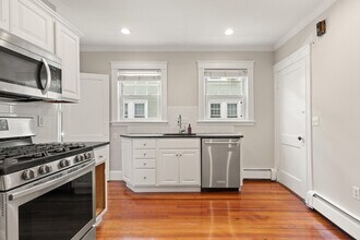 21 Oriole St, Unit 1 in Boston, MA - Building Photo - Building Photo