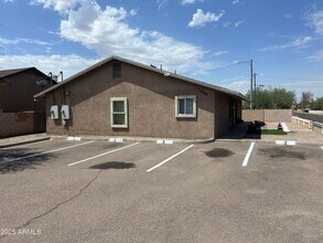 1062 N 27th St in Phoenix, AZ - Building Photo - Building Photo