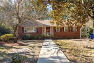 2523 Mirror Lake Dr in Fayetteville, NC - Building Photo - Building Photo