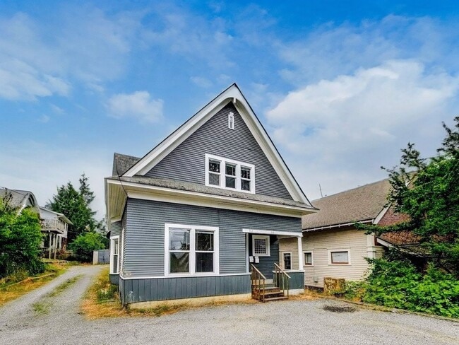 property at 312 Pine St