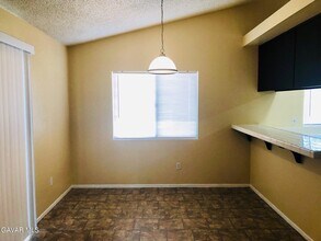 511 E Ivesbrook St in Lancaster, CA - Building Photo - Building Photo