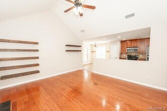 8740 Lindsey Ln in Montgomery, AL - Foto de edificio - Building Photo