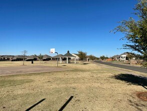 18904 Vea Dr in Edmond, OK - Foto de edificio - Building Photo