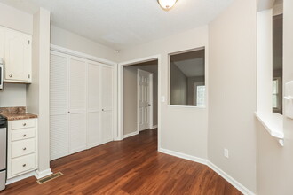 585 Heritage Ln in Nashville, TN - Building Photo - Building Photo