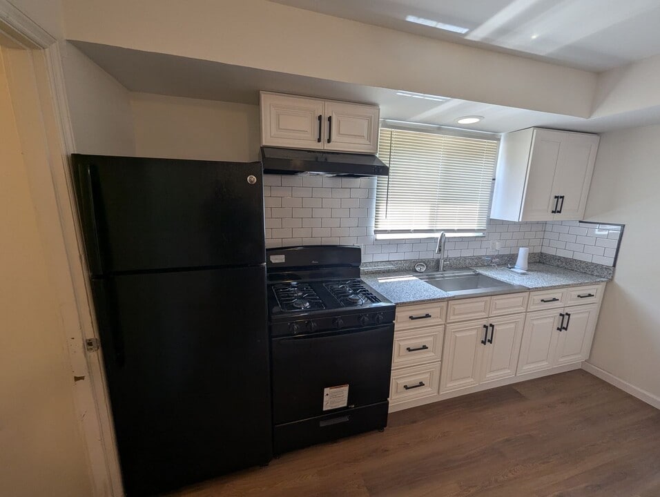 10137 Green Valley Dr in St. Louis, MO - Building Photo
