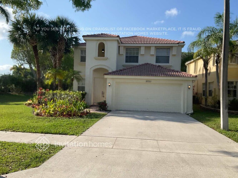 9700 Wyeth Ct in Wellington, FL - Building Photo