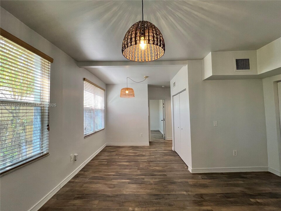 1000 SW 12th Ct in Miami, FL - Building Photo