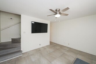 112 Merlin Rd in Laredo, TX - Building Photo - Building Photo