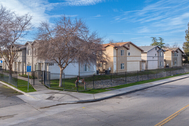 Pacheco Luxury Townhomes in Bakersfield, CA - Building Photo - Primary Photo